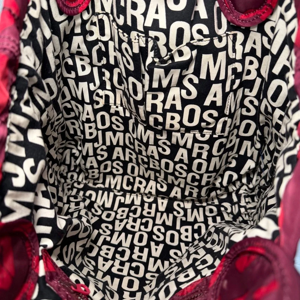 Marc by Marc Jacobs Pretty Nylon Quilted Lipstick Kiss Print Tote Bag Red